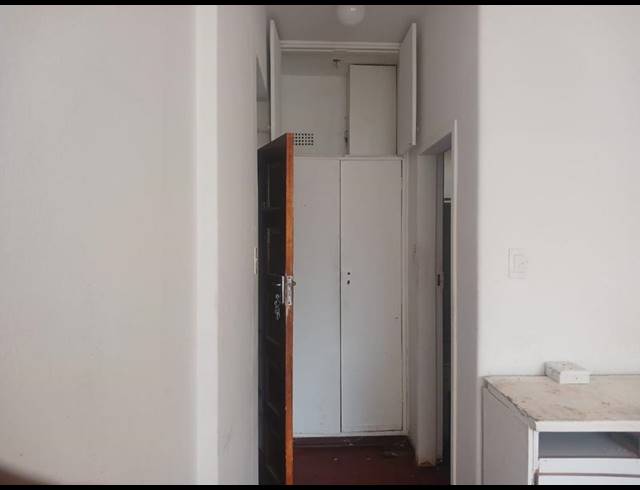 1 BEDROOM APARTMENT FOR SALE IN HILLBROW